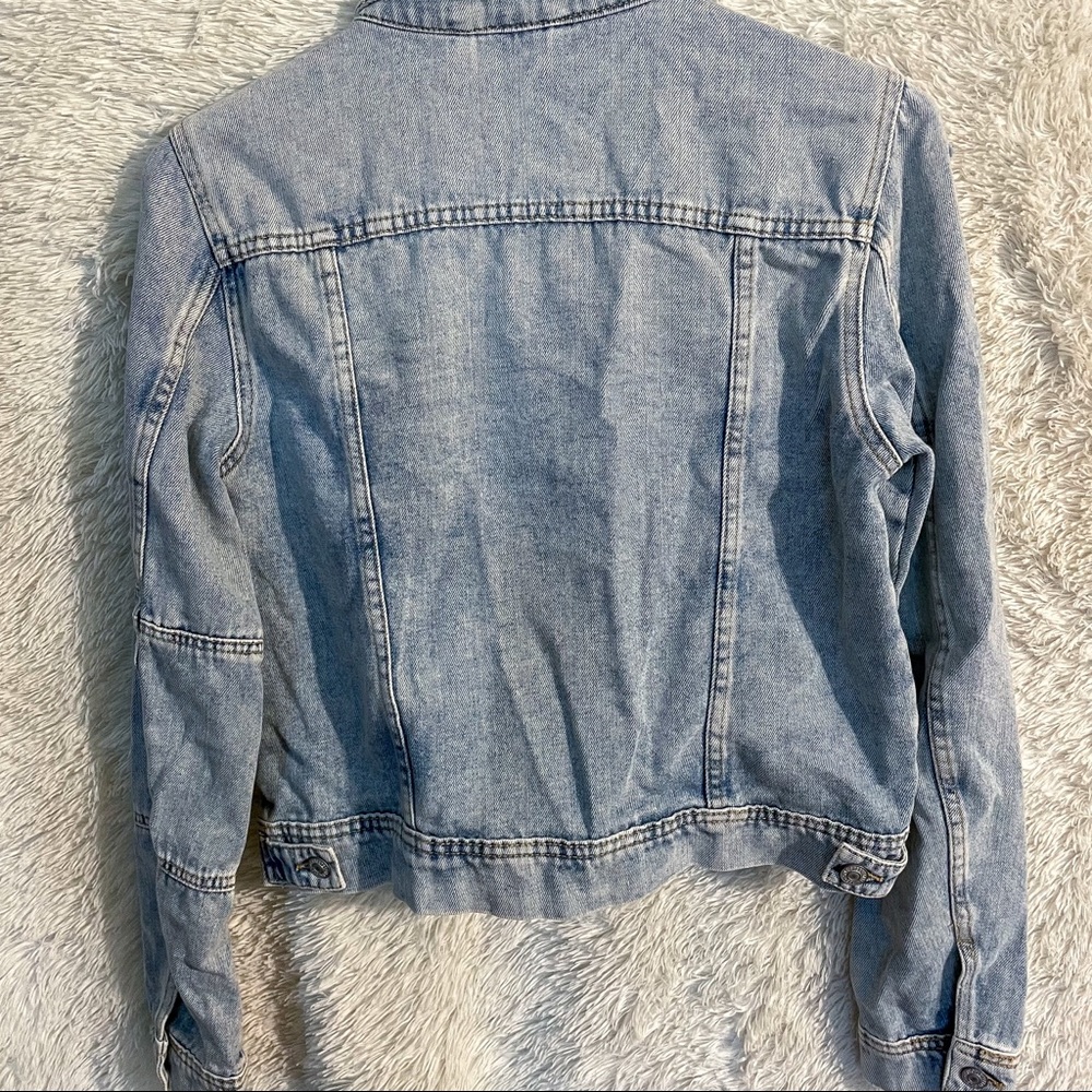 Light Wash Ripped Denim Jacket - Picture 6 of 8